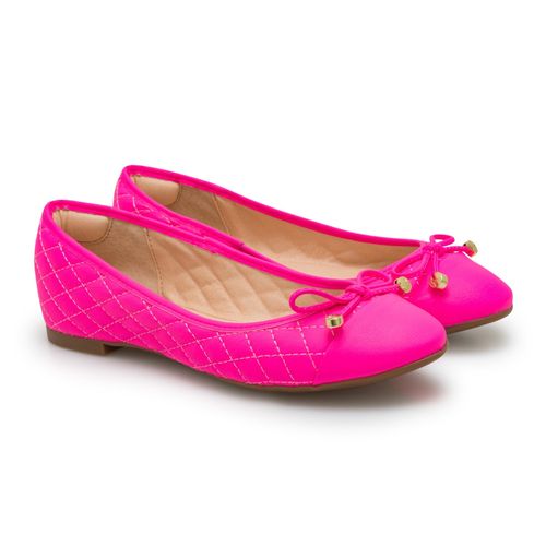 sapato rosa neon