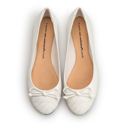 sapatilha branca confortavel