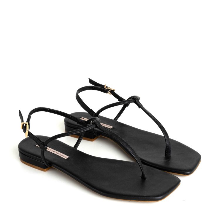Rasteira-Sandalia-Preto-Salto-Baixo-e-Fivela-Ouro-10080-13_4