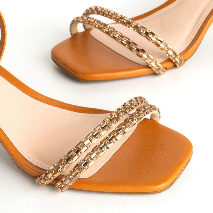 Sandalia-Nude-Almond-Com-Salto-Bloco-e-Enfeite-Cristal-3060-33_2
