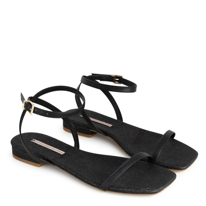 Rasteira-Sandalia-Preto-1-tiras-e-fivela-Ouro-10080-08_4