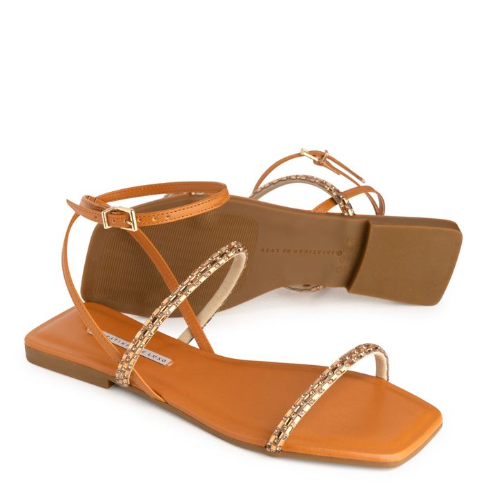 Rasteira-Sandalia-Nude-Almond-Enfeite-Brilho-e-Fivela-