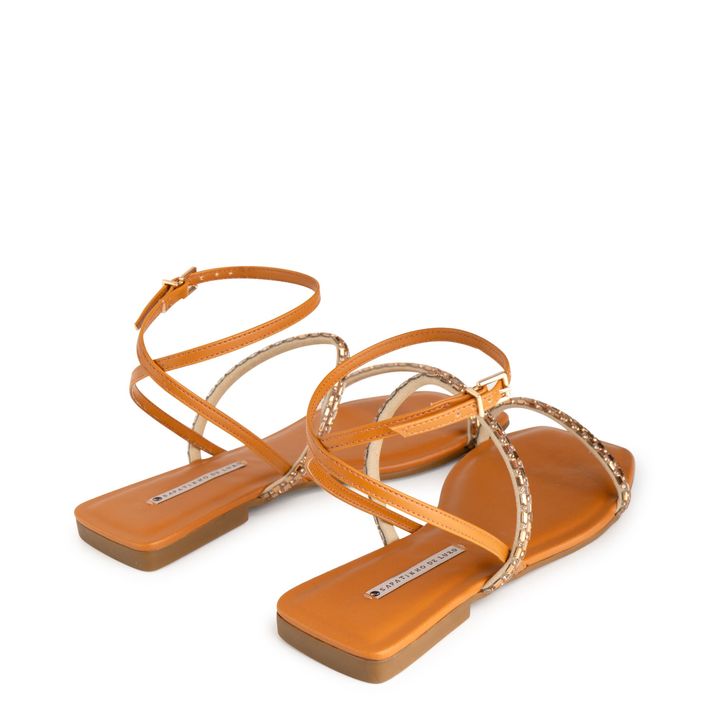 Rasteira-Sandalia-Nude-Almond-Enfeite-Brilho-e-Fivela-