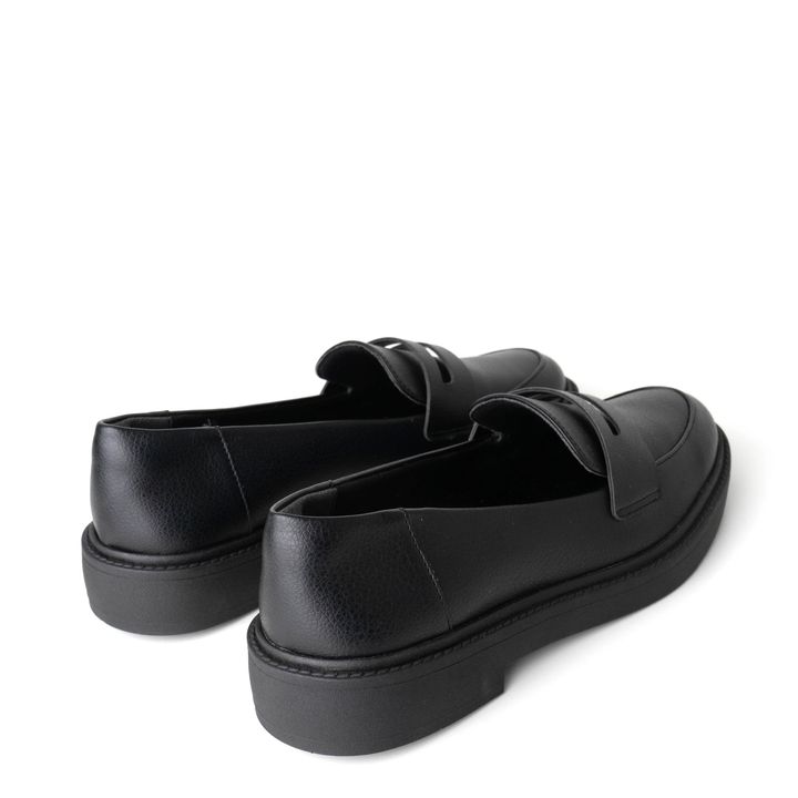 7140.01_2-Loafer-Preto-com-corte-Laser-e-Sola-Alta