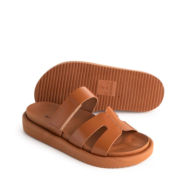 6110.03_2-Rasteira-Papete-Nude-Amendoa-com-Fecho-Velcro