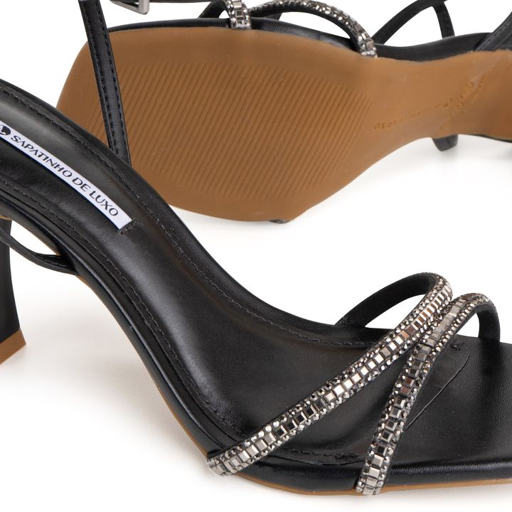 52652-4-sandalia-preta-enfeite-cristal-salto-medio