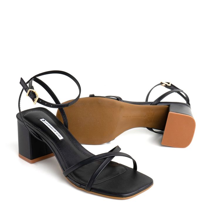 53650-1-Sandalia-Preto-Tira-Fina-em-X-e-Salto-Bloco-1