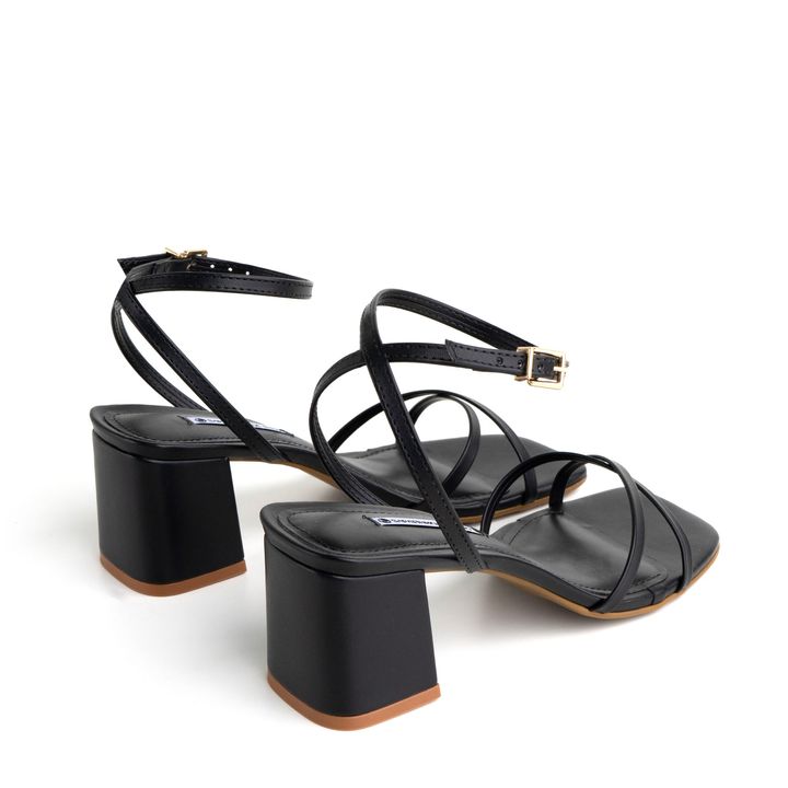 53650-3-Sandalia-Preto-Tira-Fina-em-X-e-Salto-Bloco-3
