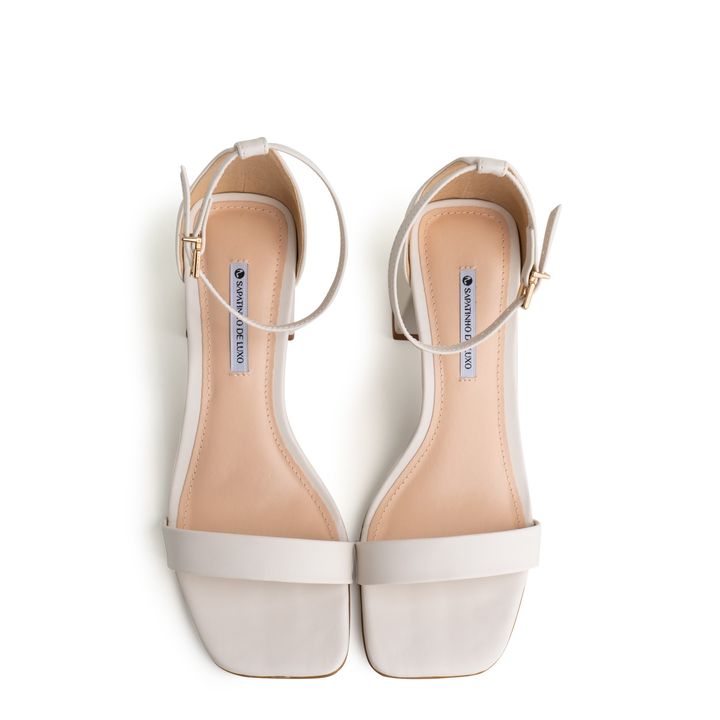 55024-4-sandalia-off-white-salto-bloco-medio-bico-quadrado