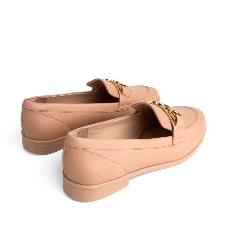 54406-3-loafer-mocassim-feminino-nude-enfeite-ouro-bico-redo