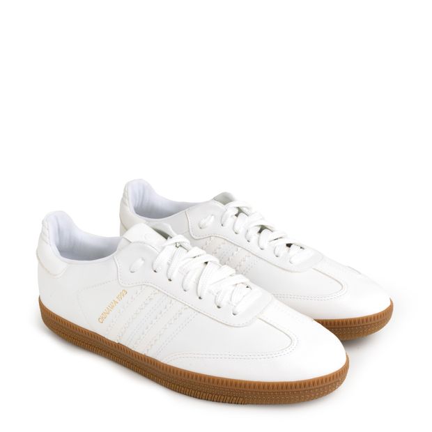 55178-0-tenis-branco-listra-branca-flat-sola-marrom