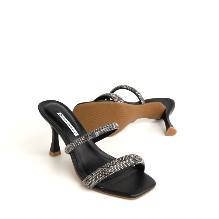 55877-1-tamanco-preto-salto-baixo-taca-enfeite-cristal
