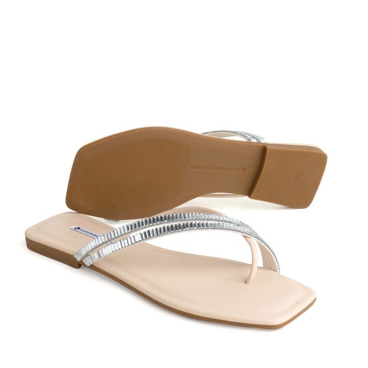 55870-1-rasteira-off-white-enfeite-prata-dedo-bico-quadrado