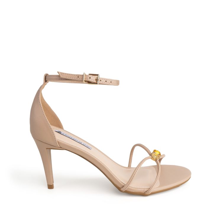55887-2-sandalia-amendoa-salto-alto-enfeite-pedra