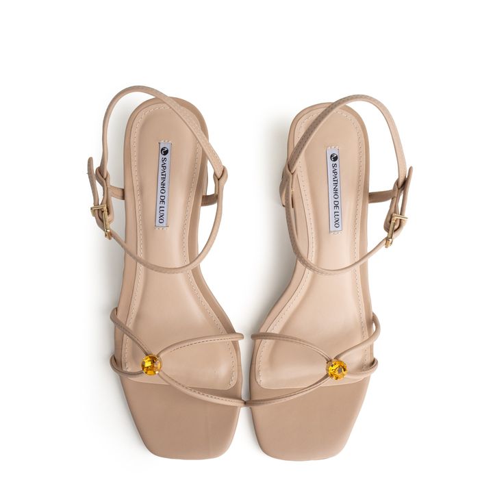 55889-4-sandalia-amendoa-salto-alto-bloco-pedra-dourada