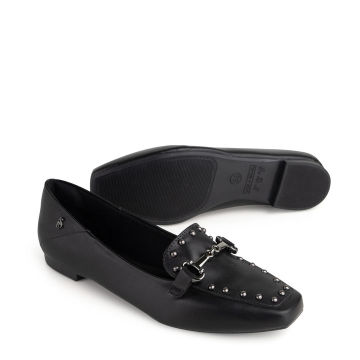 58061-1-loafer-mocassim-preto-enfeite-grafite
