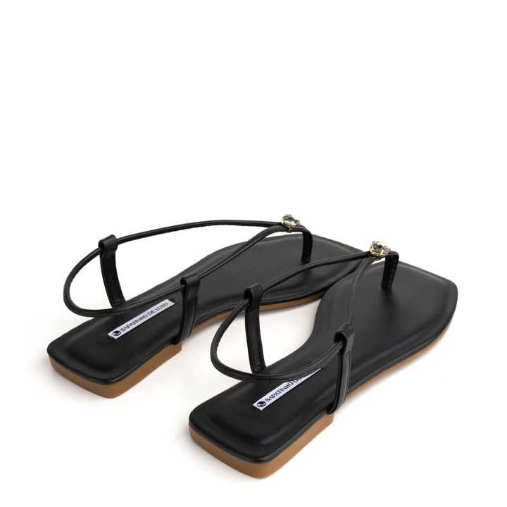 57846-3-rasteira-sandalia-preto-com-enfeite-pedra-cristal