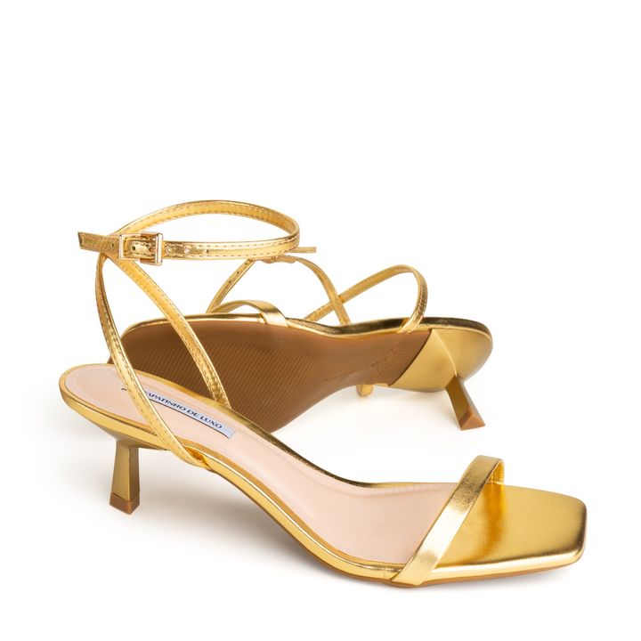 57611-1-sandalia-metalizado-ouro-salto-medio-fivela
