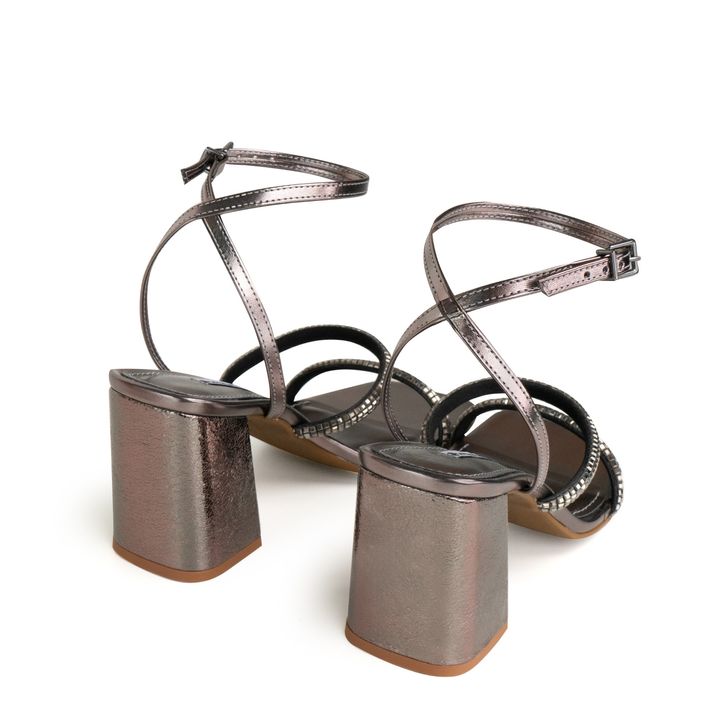 57617-3-sandalia-metalizado-pewter-salto-bloco-alto-enfeite-