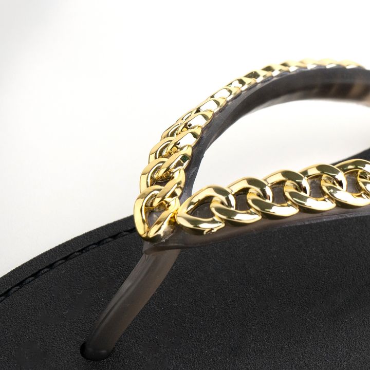 57999-5-rasteira-pvc-preto-com-corrente-dourado