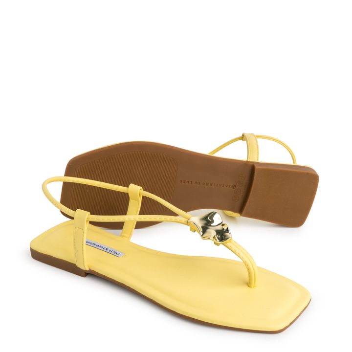 1380.259_13-Rasteira-Sandalia-Yellow-com-Enfeite-Martelado-Ouro