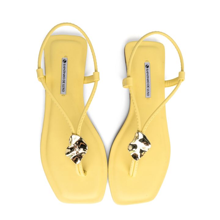 1380.259_13-Rasteira-Sandalia-Yellow-com-Enfeite-Martelado-Ouro
