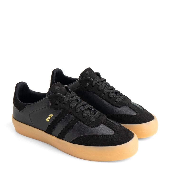 10800-01_3-Tenis-Preto-Sola-Marrom-0.jpg