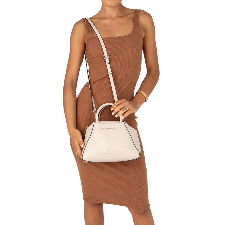 BARLETTA_2-Bolsa-Tiracolo-Nude-Manteiga-com-Alca-de-Mao-e-Alca-de-Ombro-5.jpg