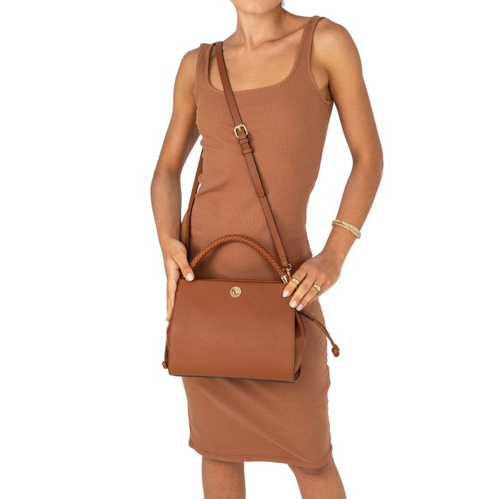 MONACO_2-Bolsa-Tiracolo-Nude-Chocolate-com-Alca-de-Mao-e-Metais-Dourados-5.jpg