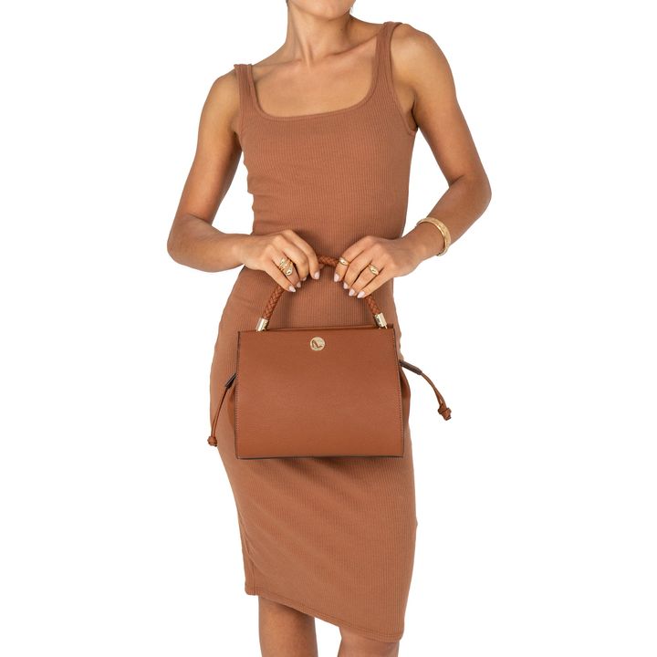MONACO_2-Bolsa-Tiracolo-Nude-Chocolate-com-Alca-de-Mao-e-Metais-Dourados-6.jpg