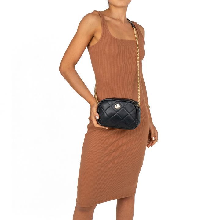 PADUA_1-Bolsa-Tiracolo-Preto-Costura-Matelasse-com-Alca-Corrente-Ouro-5.jpg