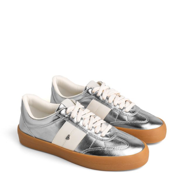 10800.02_2-Tenis-Metalizado-Prata-com-Tira-Lateral-Branco-0.jpg