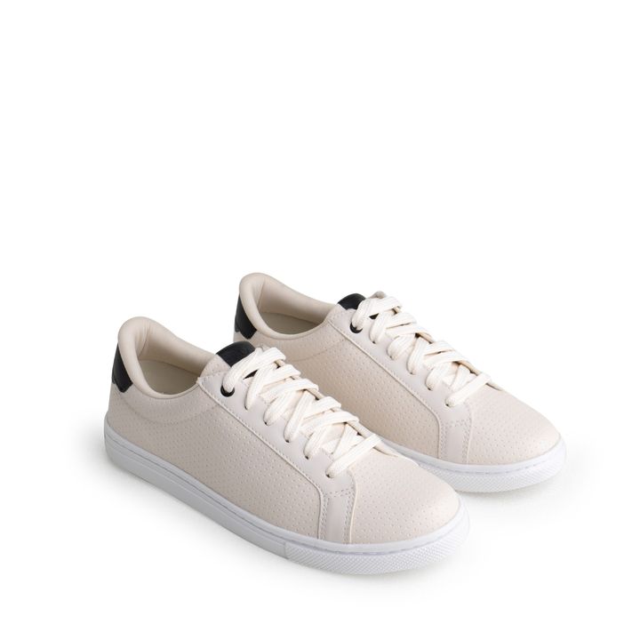 5030.02_6-Tenis-Off-White-e-Preto-Sola-Branca-com-Atacador-0.jpg
