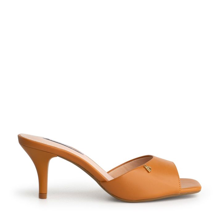 9560.01_2-Tamanco-Nude-Almond-Salto-Alto-Baixo-Logo-Sdl-2.jpg