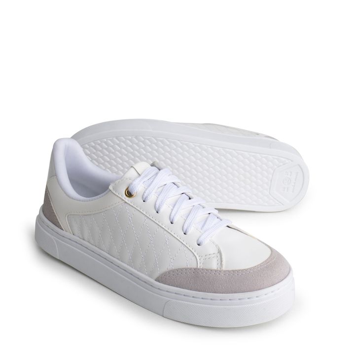 100060.07_4-Tenis-Flat-Branco-Gelo-Ouro-com-costura-matelasse-1.jpg