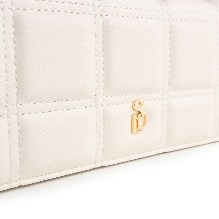 ACILIA_2-Bolsa-Clutch-Off-White-com-Alca-Corrente-Transversal-e-Metais-Dourados-3.jpg