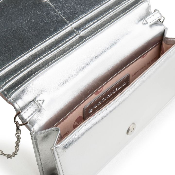 ACILIA_4-Bolsa-Clutch-Prata-com-Alca-Corrente-Transversal-e-Metais-Dourados-3.jpg