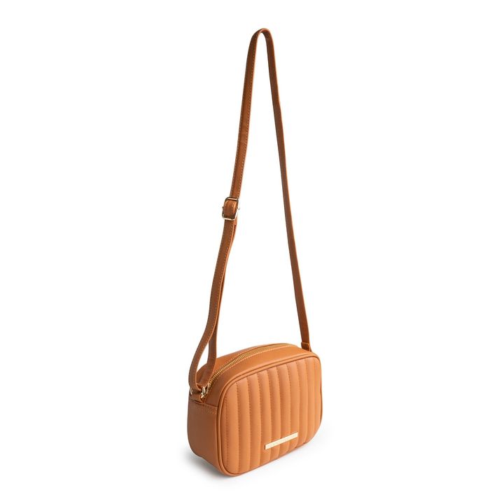 ARICCIA_2-Bolsa-Tiracolo-Nude-Mel-com-Alca-de-Ombro-e-Metais-Dourados-1.jpg