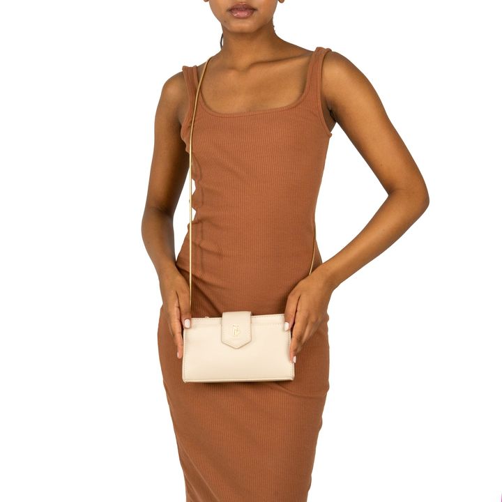 CHIERI_2-Bolsa-Clutch-Nude-Manteiga-com-Alca-Corrente-Transversal-e-Metais-Dourados-5.jpg