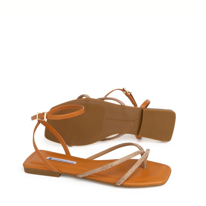 1380.307_4-Rasteira-Sandalia-Nude-Almond-Tira-Strass-Brilho-e-Fivela-ouro-1.jpg