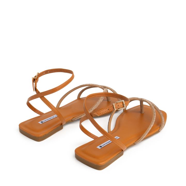 1380.307_4-Rasteira-Sandalia-Nude-Almond-Tira-Strass-Brilho-e-Fivela-ouro-3.jpg