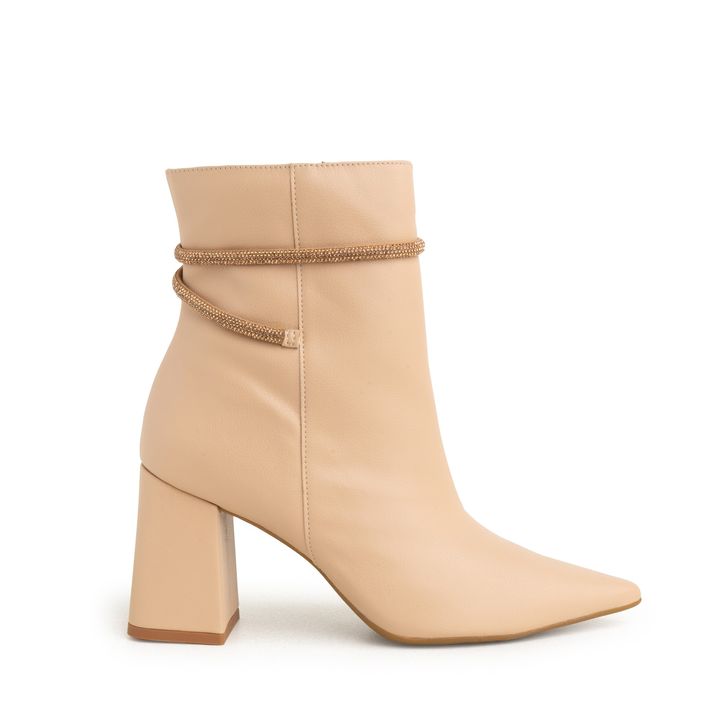 7480.01_3-Bota-Napa-Nude-Amendoa-Detalhes-Strass-Brilho-Salto-Bloco-1.jpg