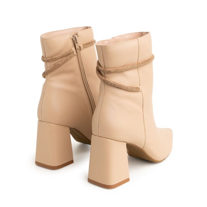 7480.01_3-Bota-Napa-Nude-Amendoa-Detalhes-Strass-Brilho-Salto-Bloco-2.jpg