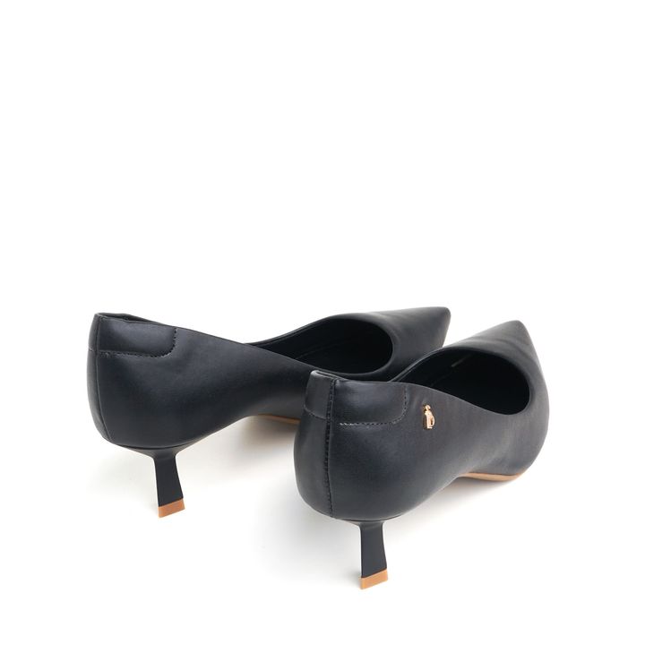 9300.01_1-Scarpin-Preto-Bico-Fino-e-Salto-Baixo-Reto-3.jpg