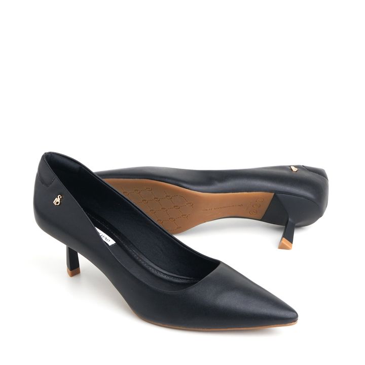 9300.01_1-Scarpin-Preto-Bico-Fino-e-Salto-Baixo-Reto-1.jpg