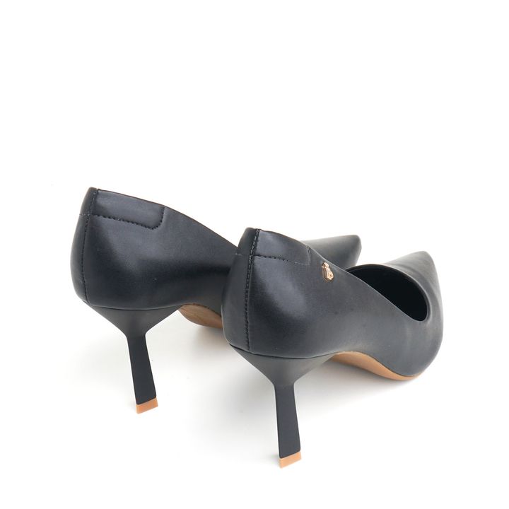 9500.01_1-Scarpin-Preto-Bico-Fino-e-Salto-Alto-Reto-3.jpg