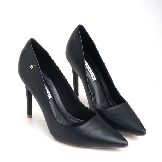 MEEKER_1-Scarpin-Preto-Classico-Bico-Fino-e-Salto-Alto-0.jpg