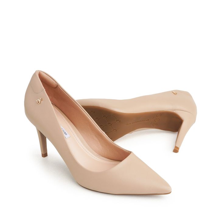 MONROE_3-Scarpin-Nude-Bistro-Bico-Fino-Alongado-Salto-Medio-Taca-1.jpg