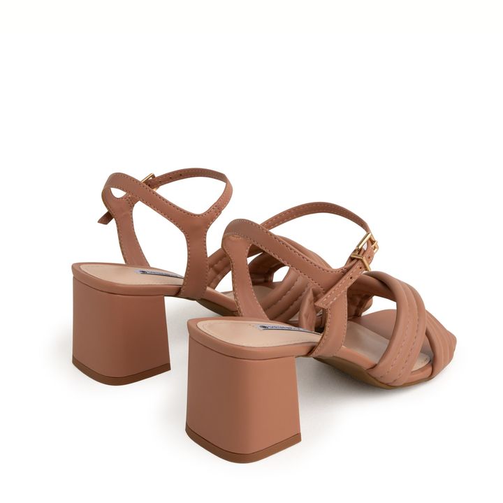 9540.18_1-Sandalia-Nude-Mocha-Tiras-Acolchoadas-Salto-Bloco-e-Fivela-Ouro-3.jpg
