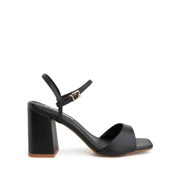 9550.13_1-Sandalia-Preto-Salto-Alto-Bloco-e-Fivela-Ouro-2.jpg